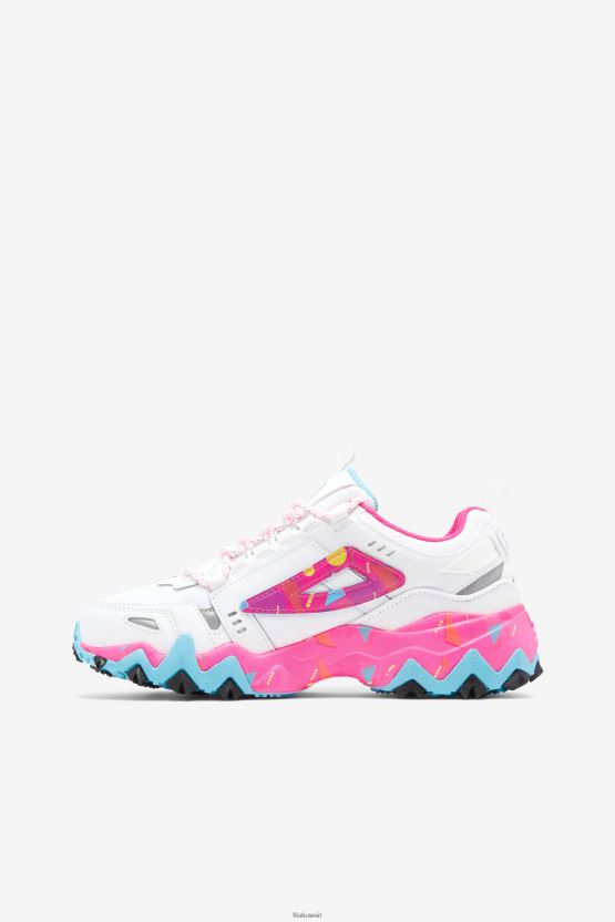 حذاء Oakmont TR Fila للسيدات باللون الأبيض/الوردي/Bluefish BX00H41262 أبيض / وردي جلو / بلوفيش FILA